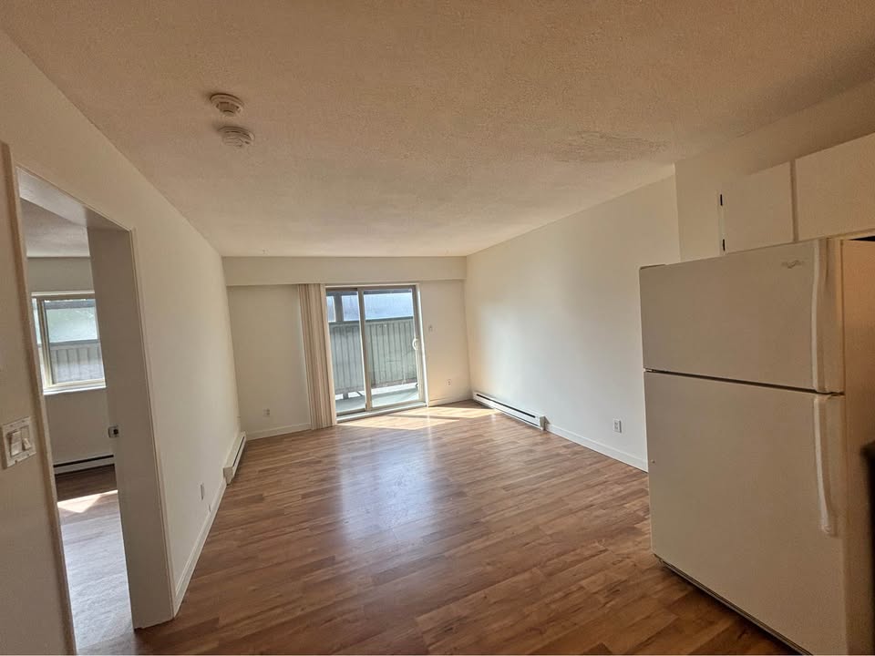 103 - 850 Rupert Terrace