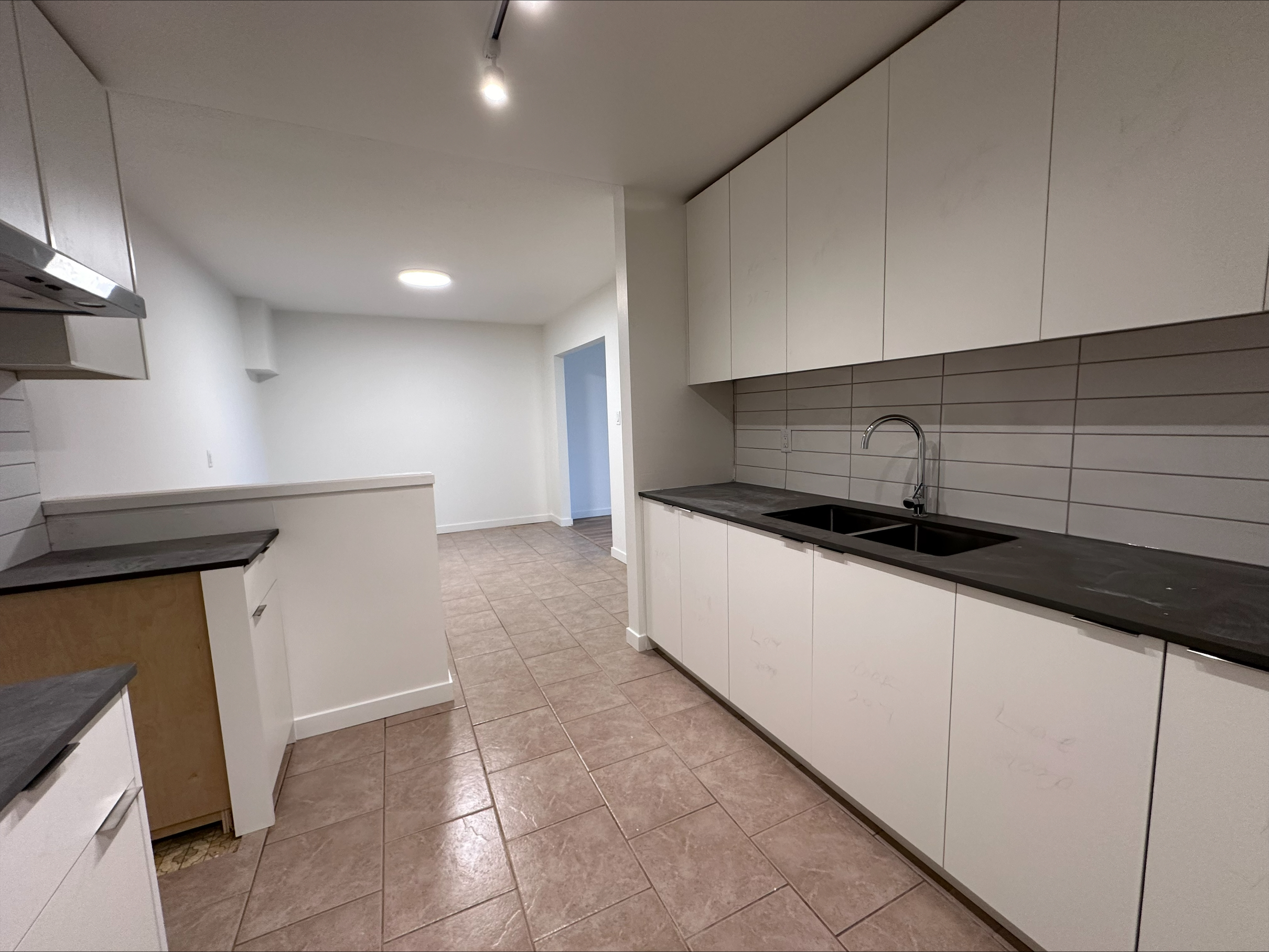 207 1480 Boundary Crescent.