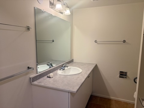 305 1480 Boundary Crescent.